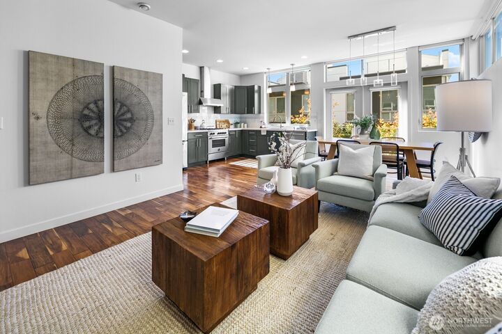 Property Photo: 2808 14th Avenue W B WA 98119