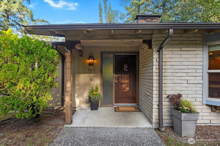 Property Photo: 3320 NE 178th Street WA 98155