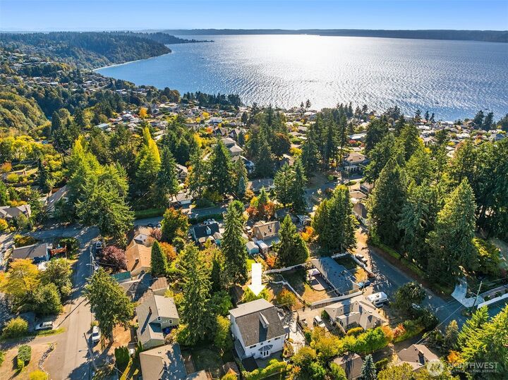 Property Photo: 11906 23rd Avenue SW WA 98146