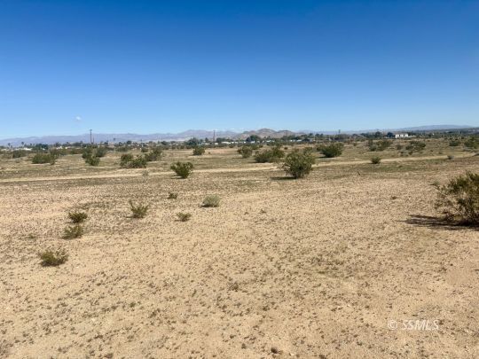 Property Photo:  509-090-26 Vulcan  CA 93555