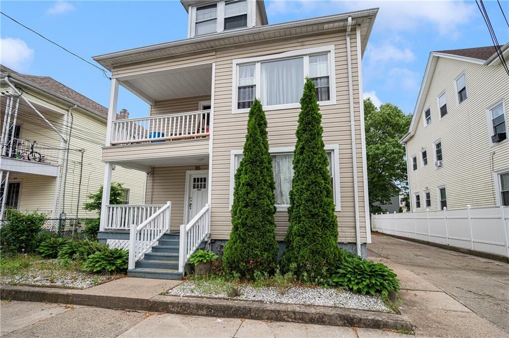 Property Photo:  85 Englewood Avenue  RI 02860 
