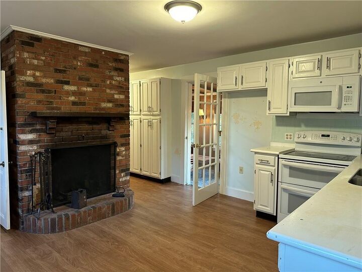 Property Photo:  481 Oliphant Lane  RI 02842 
