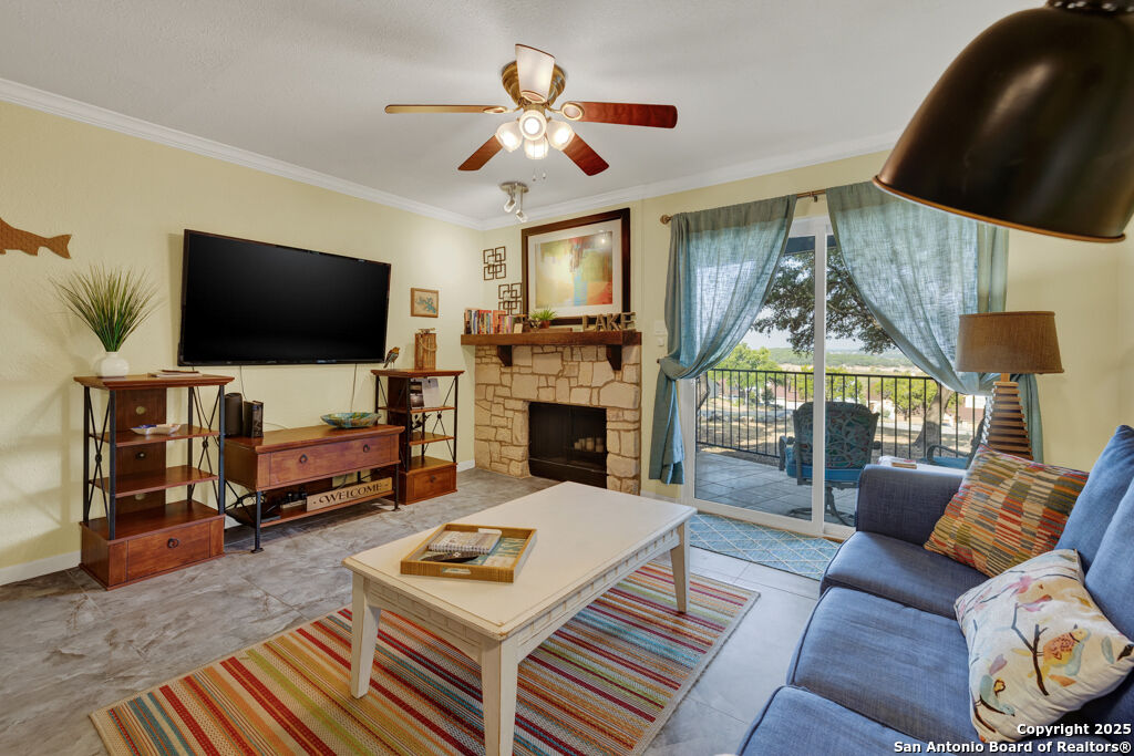 Property Photo:  1603 Parkview Apt D1  TX 78133 