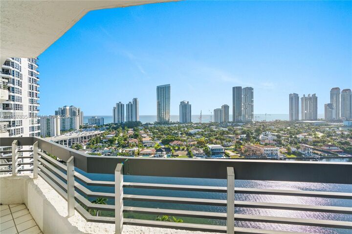 Property Photo: 19101 NE 36th Ct 2109 FL 33180