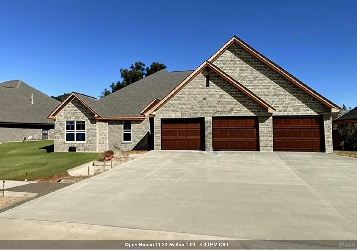 Property Photo:  304 Magnolia Dr  AL 35661 - MUSCLE S 