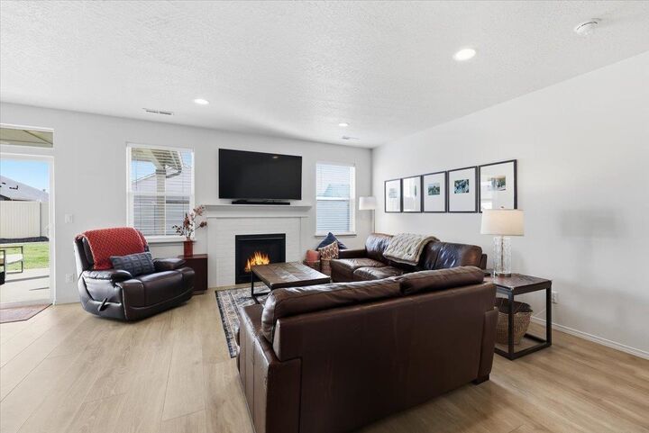 Property Photo: 5613 S Dowdy Ave WA 99224