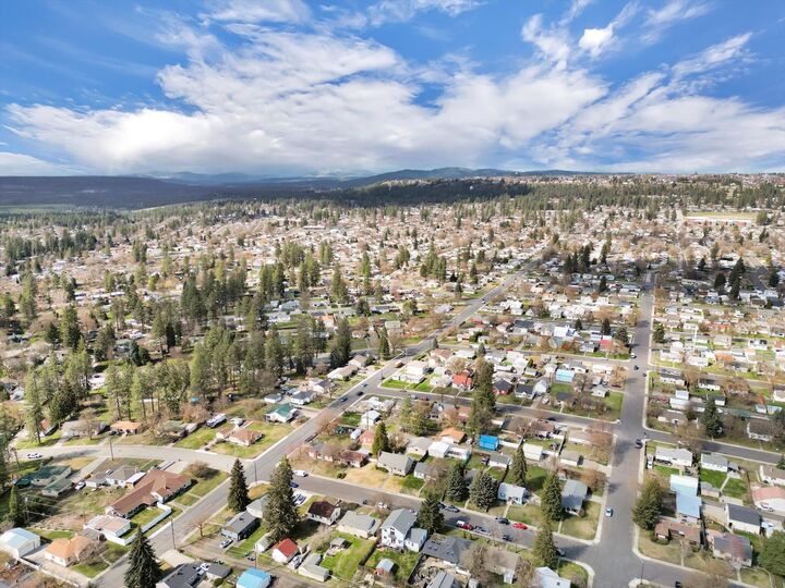 Property Photo: 2819 W Olympic Ave WA 99205