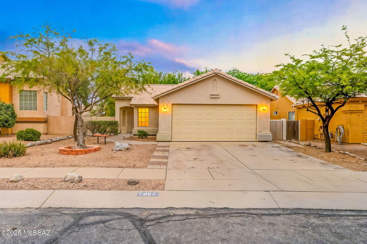 7094 W Amarante Drive  Tucson AZ 85743 photo