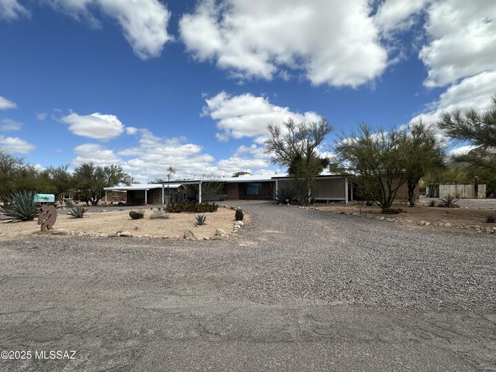 702 W Giaconda Way  Tucson AZ 85704 photo