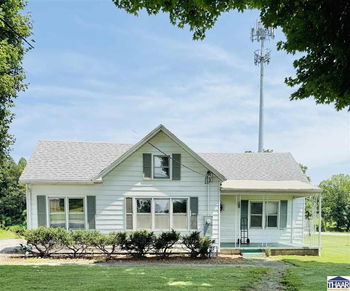 Property Photo: 3330 Albany Road IN 47802