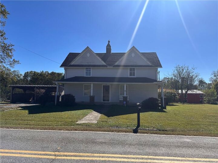 Property Photo:  2417 Thurmond Road  NC 28683 