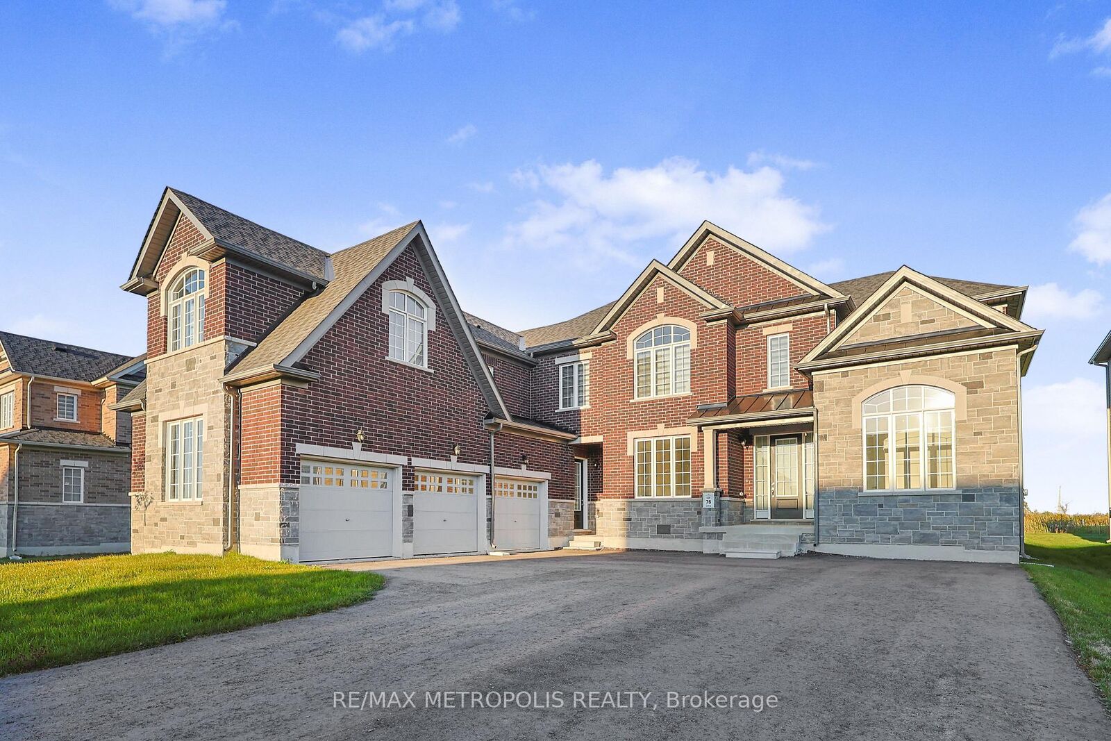 Property Photo: 108 Golden Meadows Drive 35 ON K9J 0K8