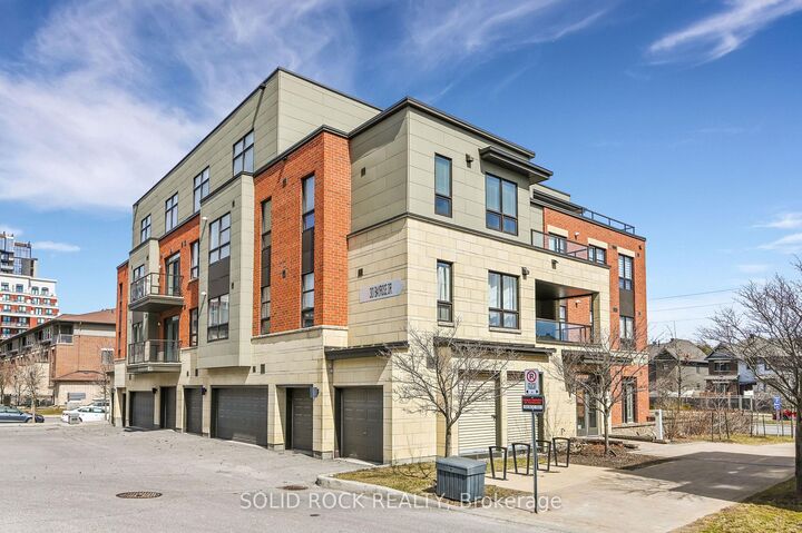 Photo de la propriété: 301 Bayrose Drive 302 ON K2J 5W3