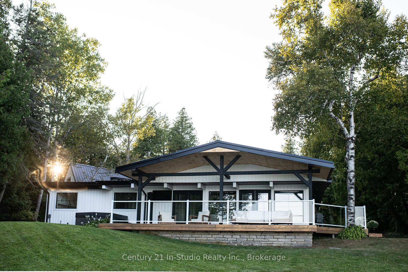 Property Photo: 193 Tamarac Road ON N0H 1W0