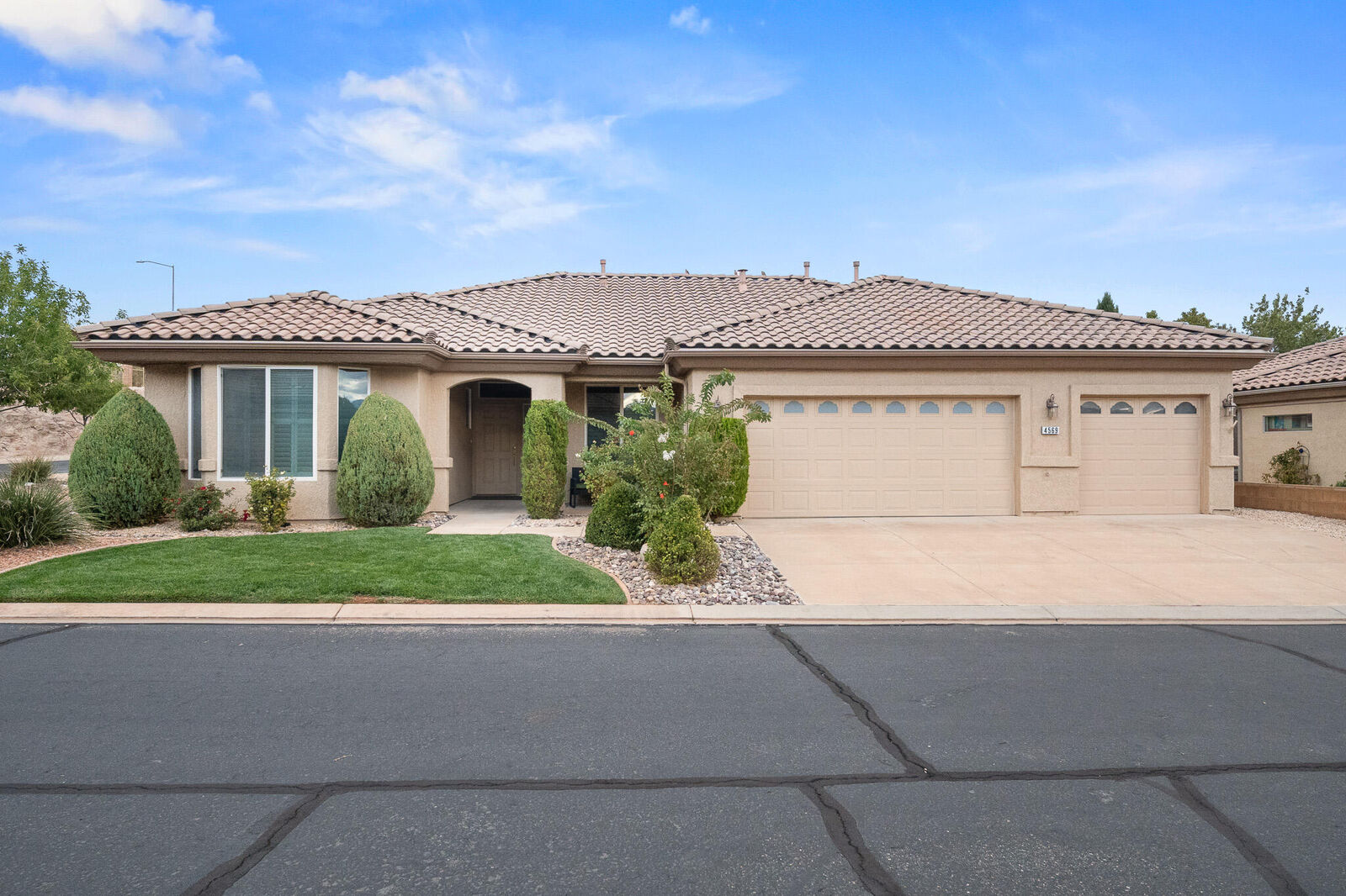Property Photo: 4569 S Sandscape Dr UT 84790