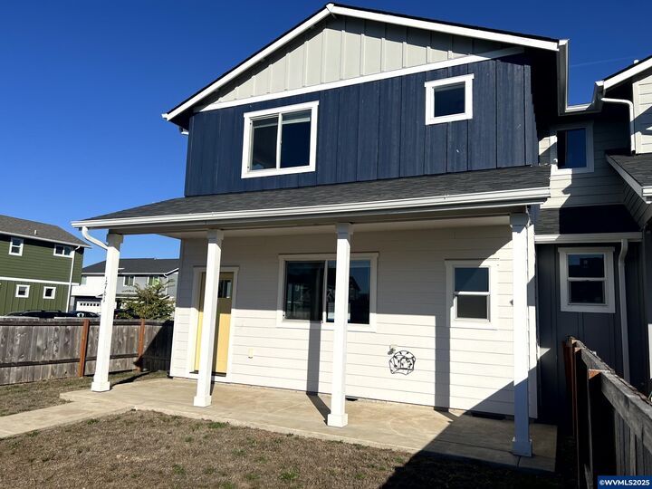Property Photo: 1761 SE Jonathan Av OR 97338