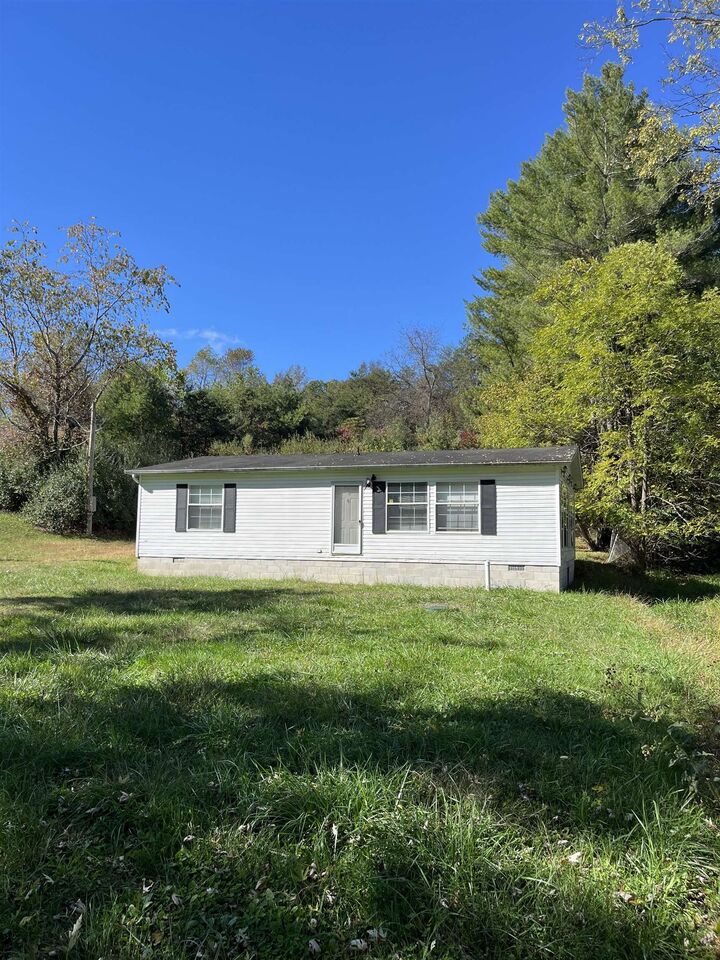Property Photo:  1337 Four Mile Road  KY 41168 