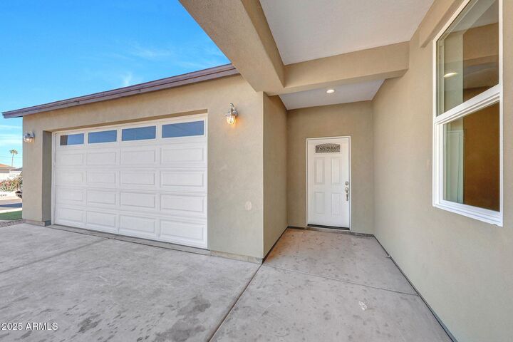 Property Photo: 913 E Fremont Road 1 AZ 85042