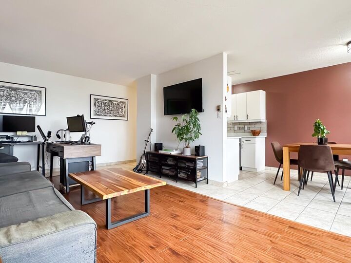 Property Photo:  320 Royal Avenue 502  BC V3L 5C6 