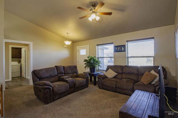 Property Photo:  802 N Summit Place  ID 83661