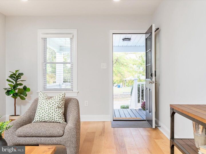 Property Photo:  112 S Barton Street  VA 22204