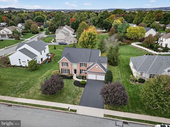 Property Photo: 213 Barkay Crossing PA 17543