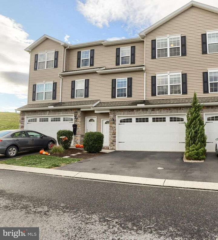 Property Photo: 813 Spring Rock Court PA 17055