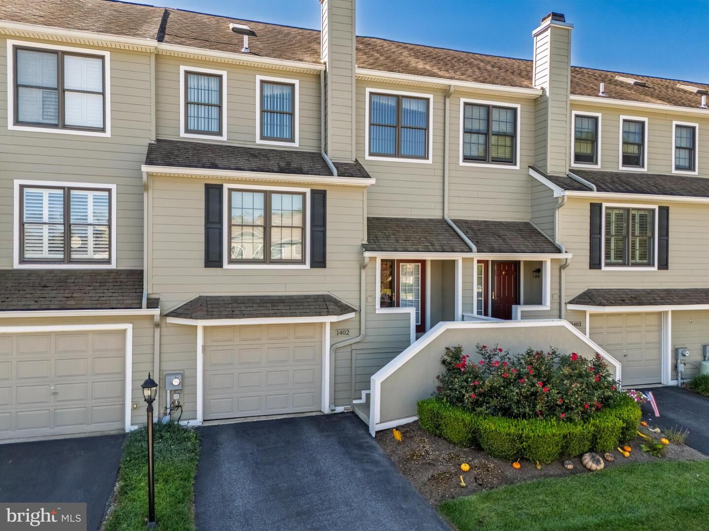 Property Photo: 1402 Radcliffe Court PA 19073