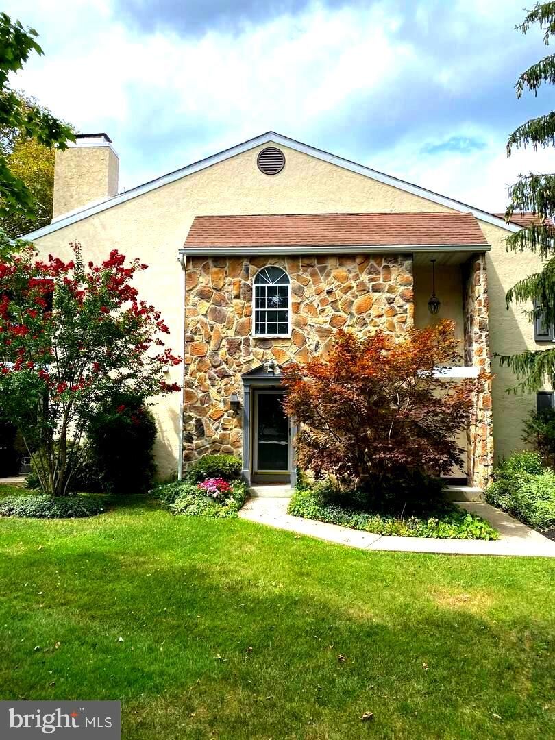 Property Photo:  214 Valley Stream Lane  PA 19087 