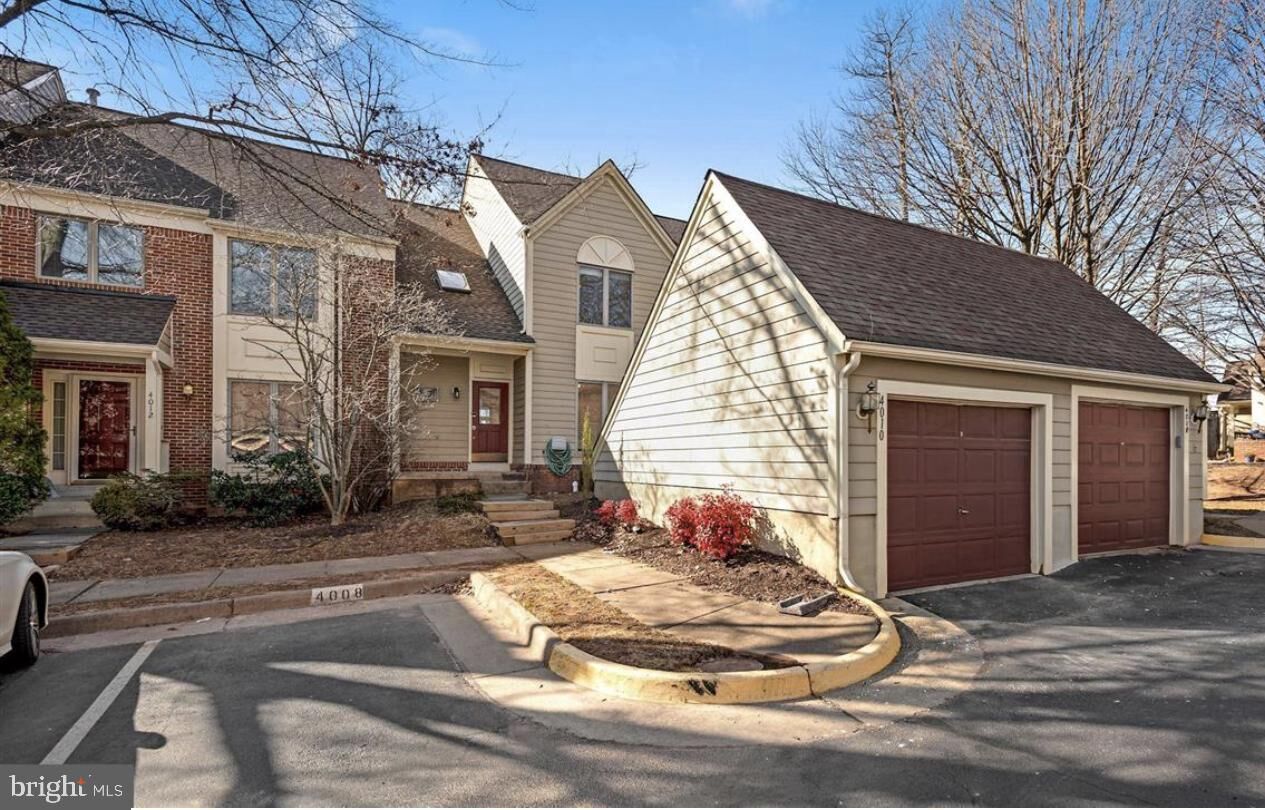 Property Photo: 4010 Lake Glen Road VA 22033