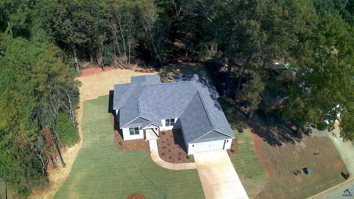 Property Photo:  404 Minter Drive  GA 31088 