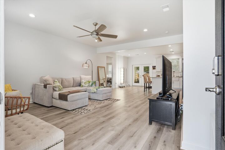 Property Photo:  104 Hialeah Court  SC 29486 