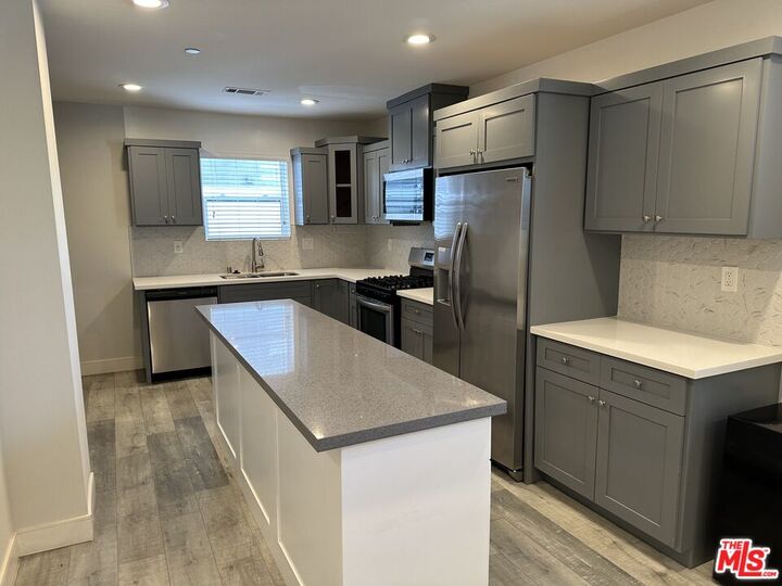 Property Photo:  1848 1/2 Federal Ave  CA 90025 