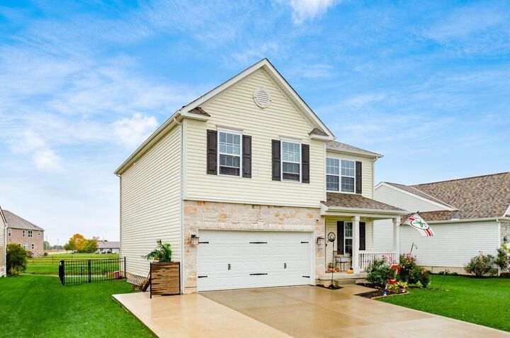 Property Photo: 157 Chestnut Commons Drive OH 43116