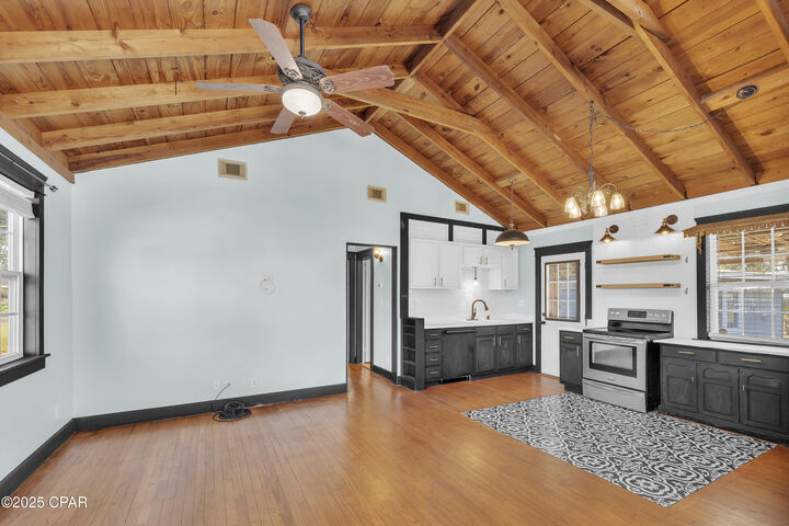 Property Photo: 1615 Molitor Avenue FL 32401