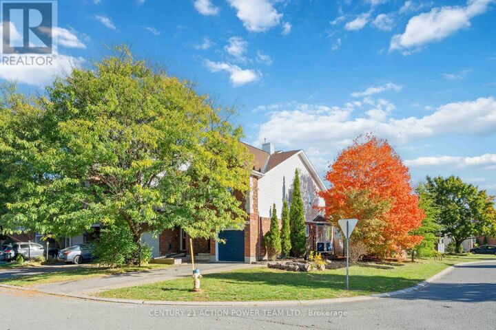Photo de la propriété: 20 Woodford Way North ON K2J 4C4
