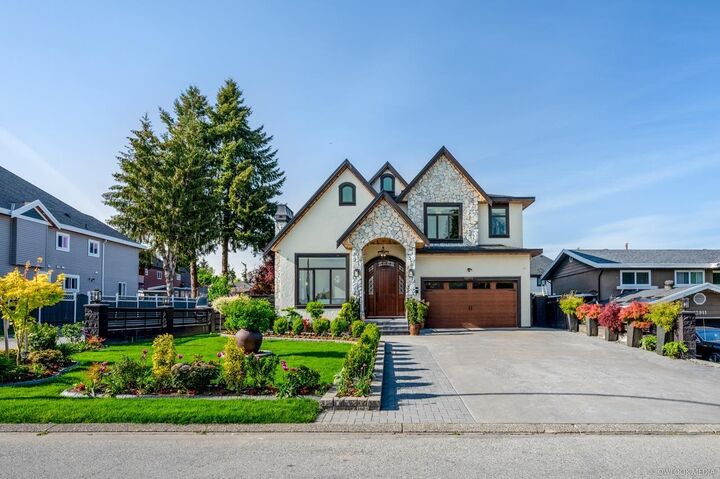 12901 92A  Surrey BC V3V 1K1 photo