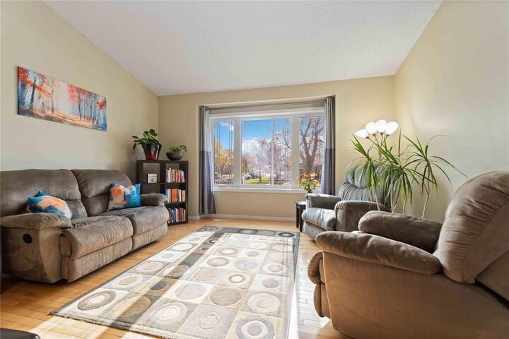 Property Photo: 3 Boundary Bay MB R2P 3R4