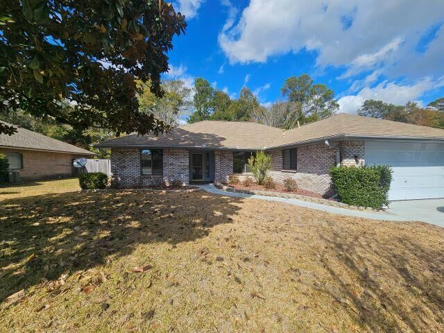 Property Photo: 213 Hillside Drive FL 32578