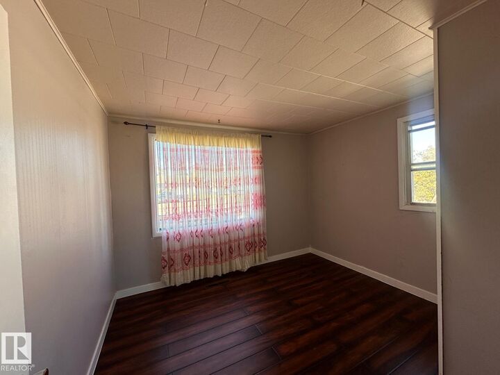 Property Photo:  9921 163 Street NW  AB T5P 3N3 