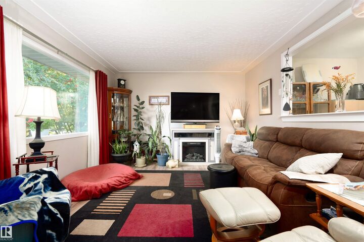 10324 136 Avenue NW  Edmonton AB T5E 1W1 photo
