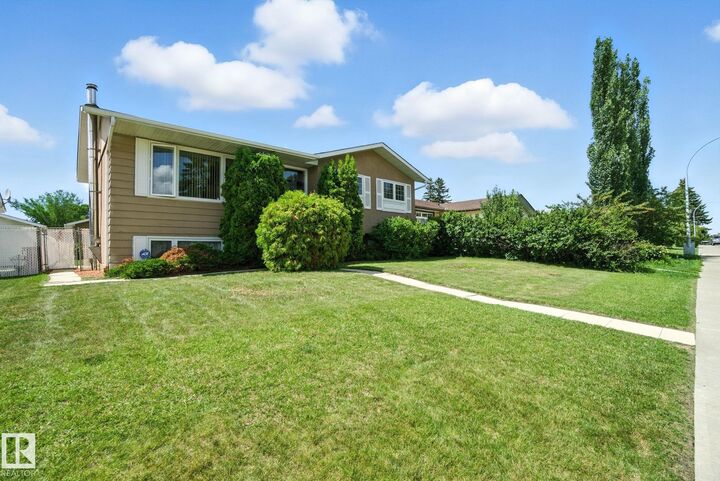 Property Photo:  14936 81 Street NW  AB T5C 1P5
