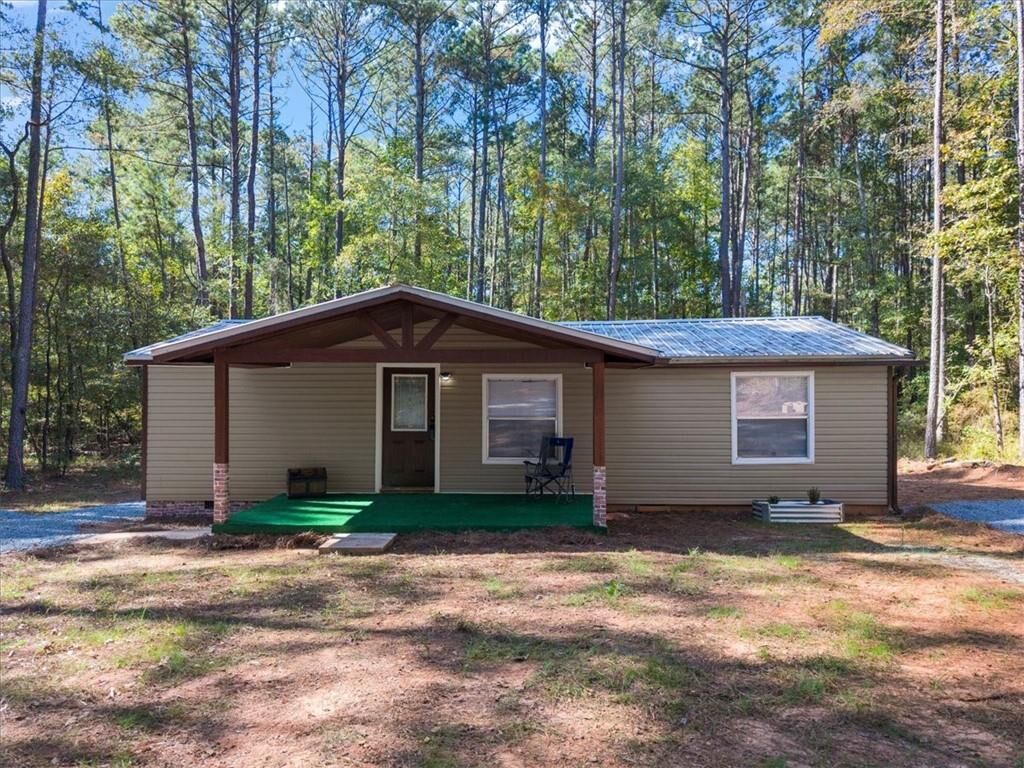 Property Photo: 103 E Bearcreek Road GA 31024