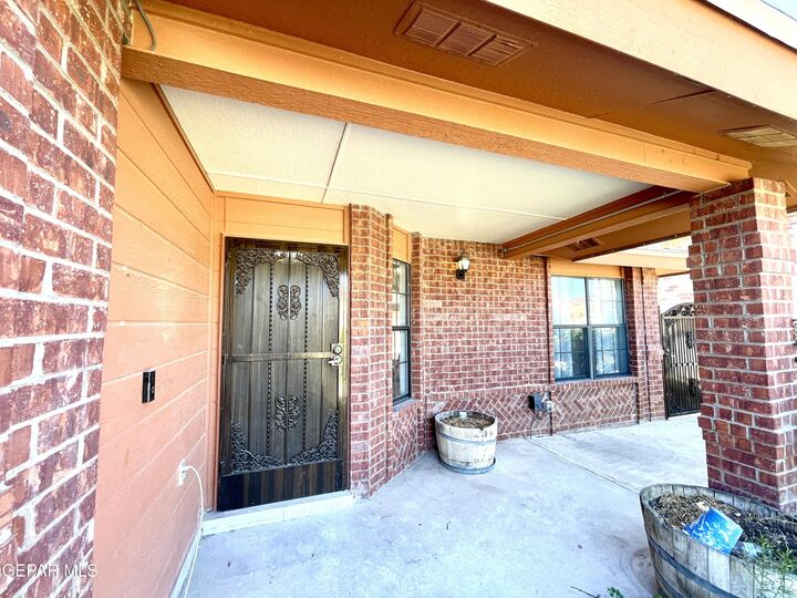 Property Photo: 4648 Loma De Plata Drive TX 79934