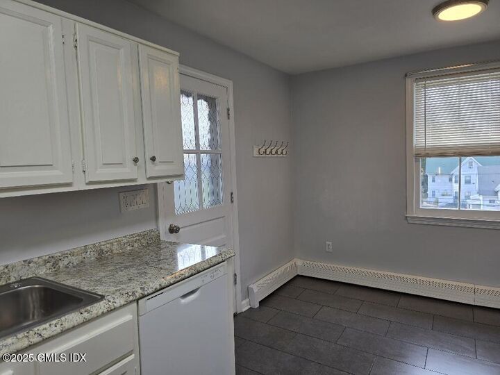 Property Photo: 144 Pine Street D CT 06830