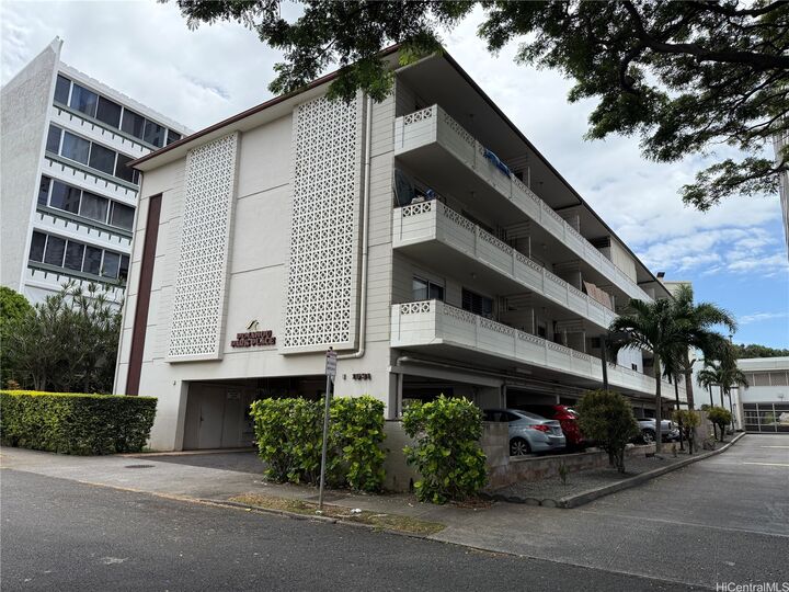 1531 Makiki Street 206  Honolulu HI 96822 photo