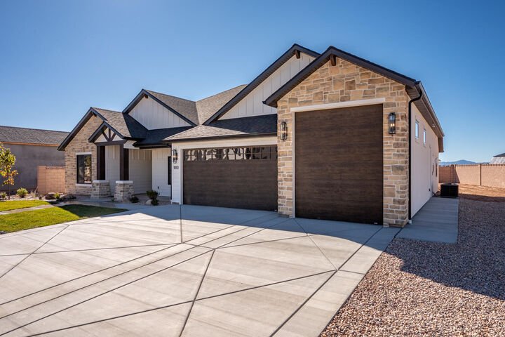 Property Photo:  1810 S Hidden Canyon Rd  UT 84720 