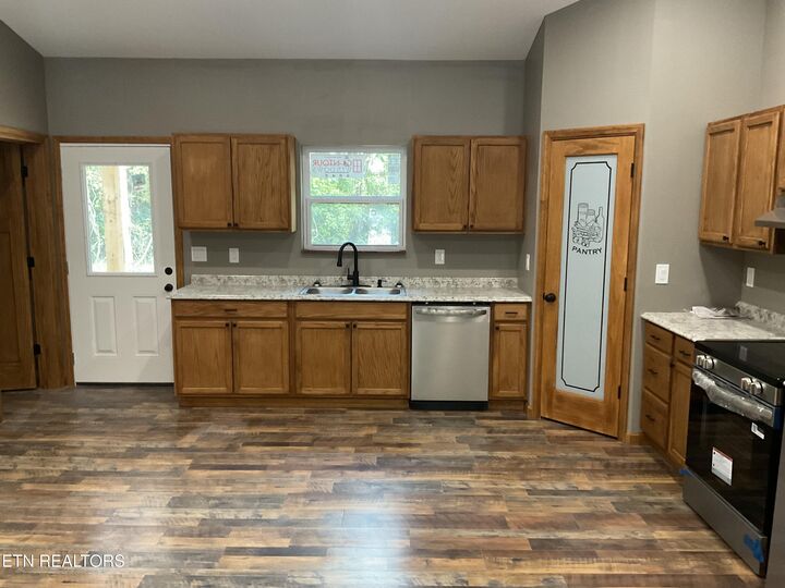 Property Photo: 246 Burkemill Rd TN 37854