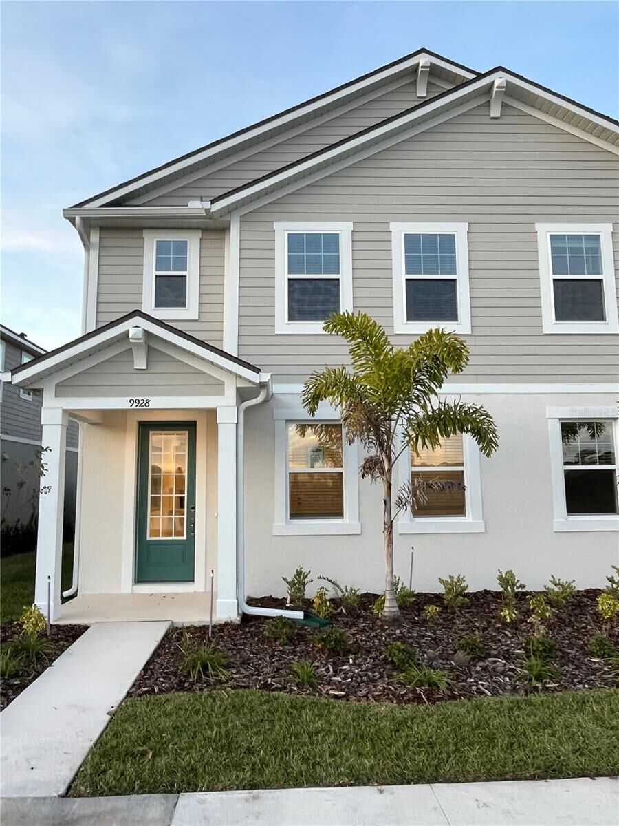 Property Photo:  9928 Red Canoe Alley  FL 32832 