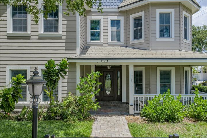 Property Photo:  3001 W San Rafael Street  FL 33629 